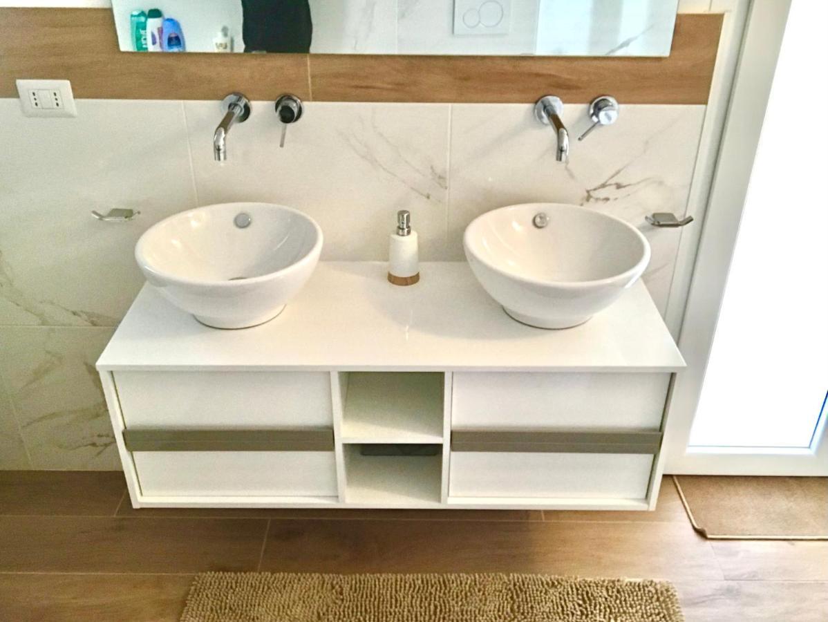 Stanza E Bagno Privato, Idromassaggio Con Extra Fee, In Appartamento Феррара Экстерьер фото
