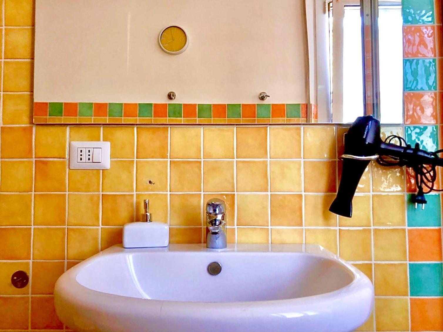 Stanza E Bagno Privato, Idromassaggio Con Extra Fee, In Appartamento Феррара Экстерьер фото