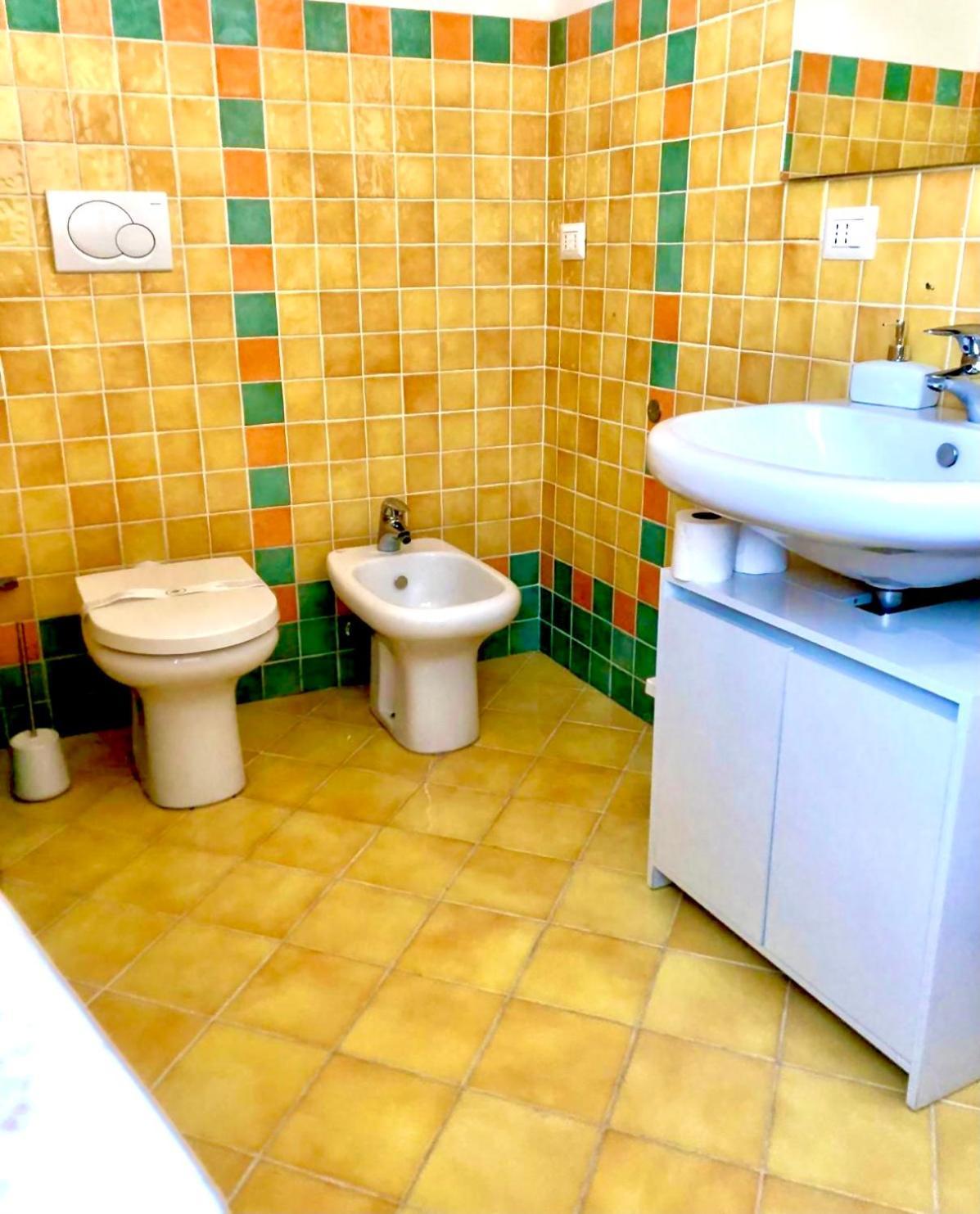 Stanza E Bagno Privato, Idromassaggio Con Extra Fee, In Appartamento Феррара Экстерьер фото